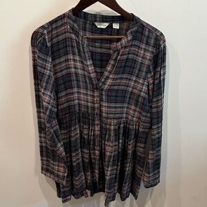 Chic Plaid V-Neck Blouse